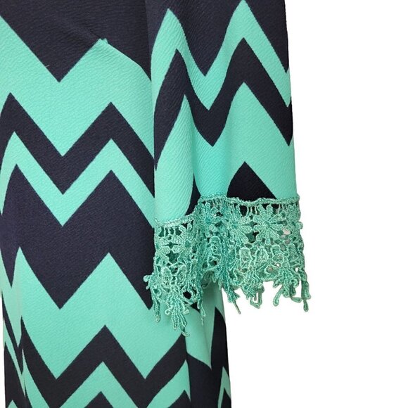 SI style women's lightweight fashionable, standout mini dress, size small - Picture 3 of 7